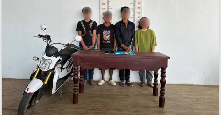 កម្លាំងកងរាជអាវុធហត្ថខេត្តកំពង់ចាម បង្រ្កាបករណីជួញដូរសារធាតុញៀន ឃាត់ខ្លួនជនសង្ស័យ ០៤នាក់