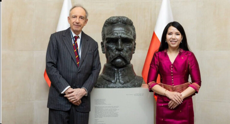 កម្ពុជា ប៉ូឡូញ ផ្លាស់ប្តូរទស្សនៈគ្នាលើបញ្ហាតំបន់ និងអន្តរជាតិ ដែលជាក្តីកង្វល់រួម និងការប្តេជ្ញាចិត្តរួមគ្នាក្នុងការលើកកម្ពស់សន្តិភាព និងស្ថិរភាព តាមរយៈកិច្ចសន្ទនាបែបស្ថាបនា និងកិច្ចសហប្រតិបត្តិការជិតស្និទ្ធ