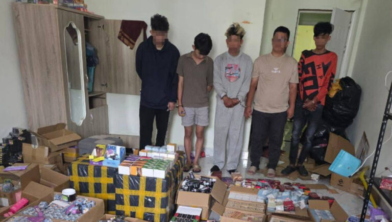 កម្លាំងជំនាញមន្ទីរប្រឆាំងបទល្មើសគ្រឿងញៀន ចុះបង្រ្កាបកន្លែងស្តុកទុក និងចែកចាយបារីអេឡិចត្រូនិច ដកហូតបាន ៣០ម៉ឺនដើម