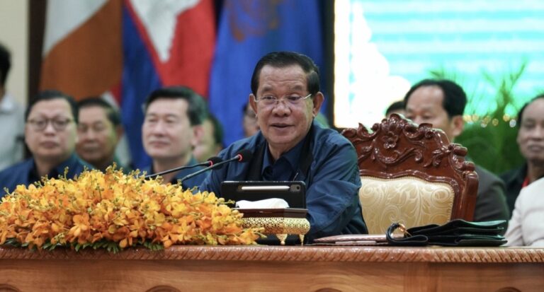 សម្តេចតេជោ ហ៊ុន សែន ជួបសំណេះសំណាលជាមួយក្រុមប្រឹក្សា និងថ្នាក់ដឹកនាំមន្ទីរ អង្គភាពក្នុងខេត្តកំពង់ចាម